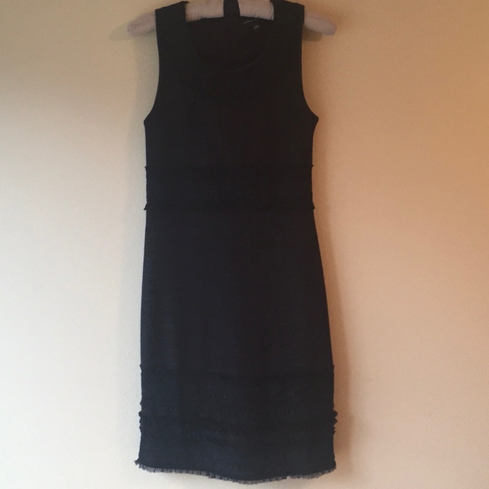 Banana Republic sleeveless lace detail LBD